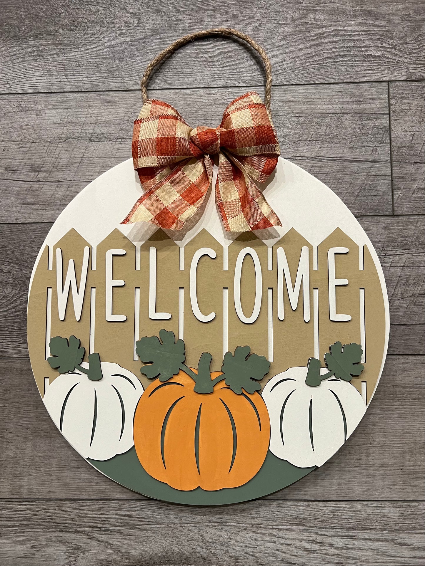 Welcome Pumpkin w/fence